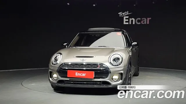 MINI Clubman 2019 thumb 3