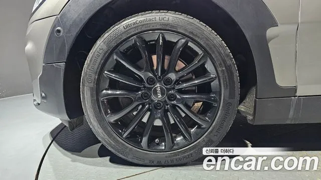 MINI Clubman 2019 thumb 5