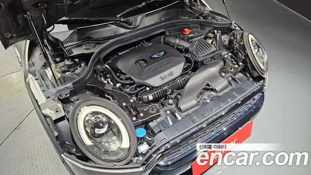 MINI Clubman 2019 thumb 6