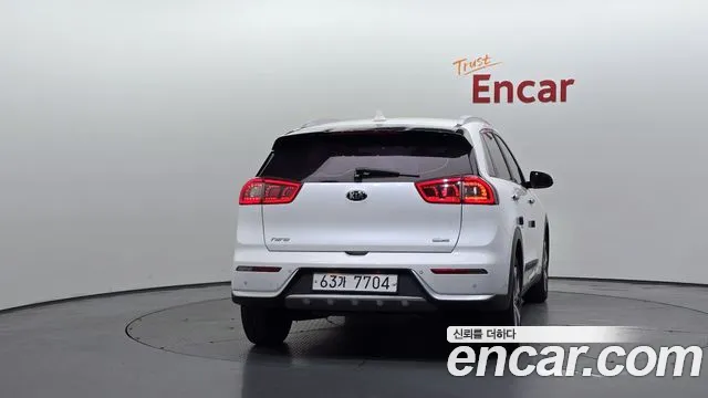 Kia Niro 2018 thumb 4