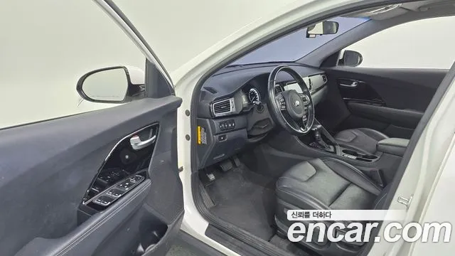 Kia Niro 2018 thumb 10