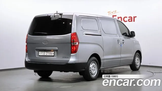 Hyundai Starex 2020 thumb 2