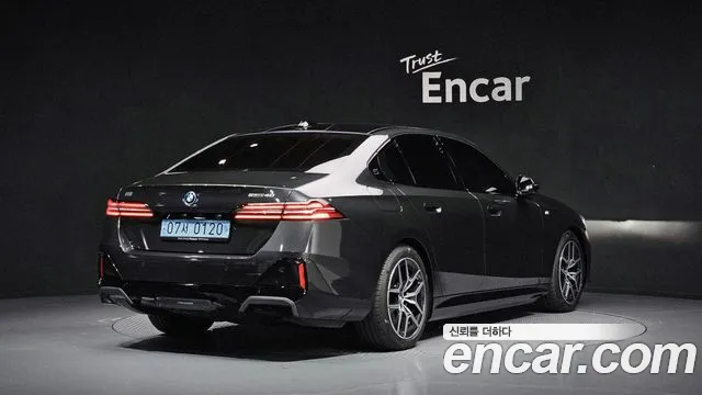 BMW i5 2024 thumb 2
