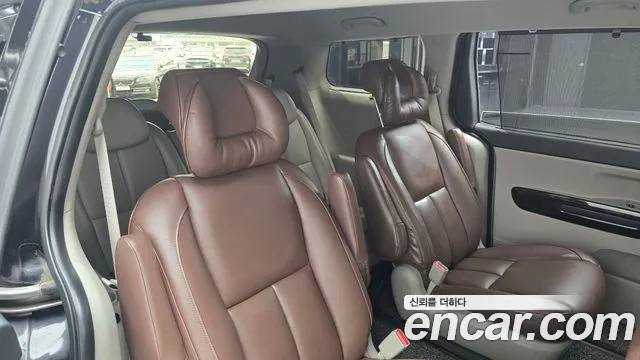 Kia Carnival 2018 thumb 12