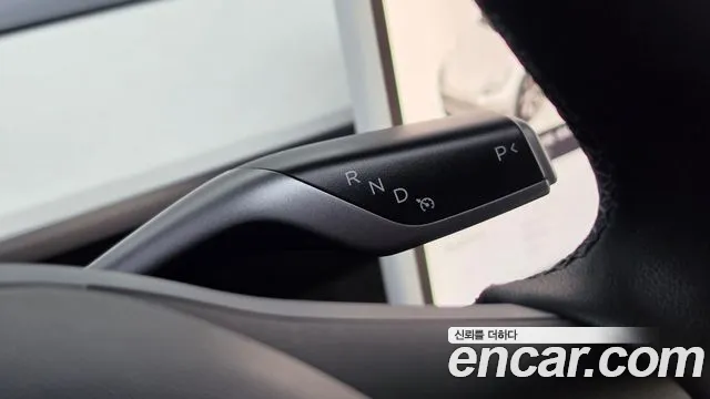 Tesla Model Y 2023 thumb 8
