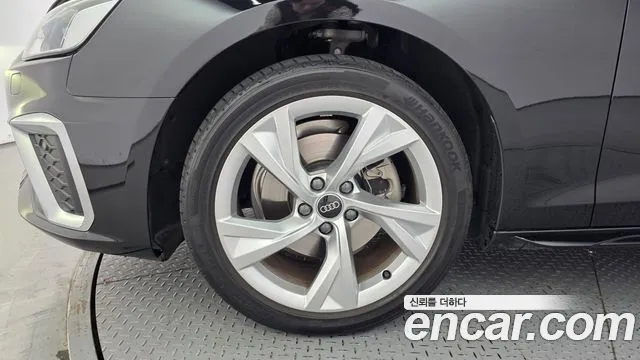 Audi A4 2022 thumb 5