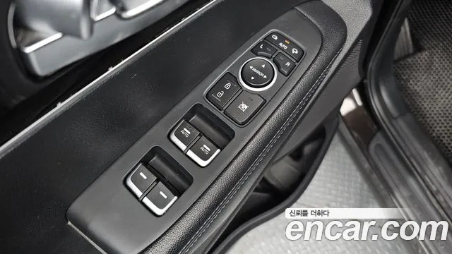Kia Sorento 2017 thumb 12
