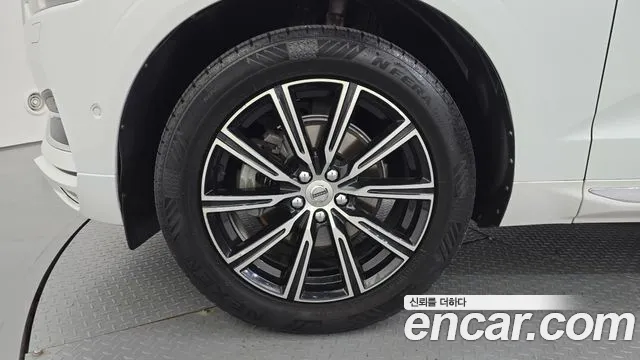 Volvo XC60 2018 thumb 5