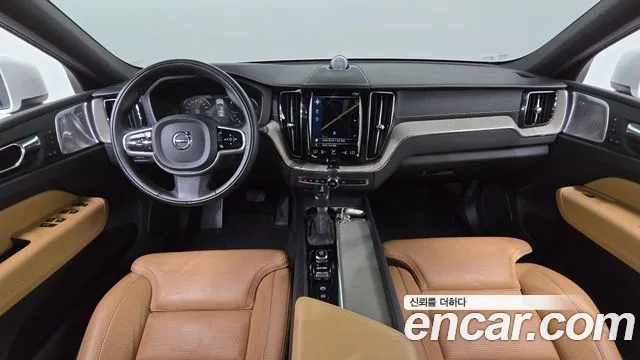 Volvo XC60 2018 thumb 7