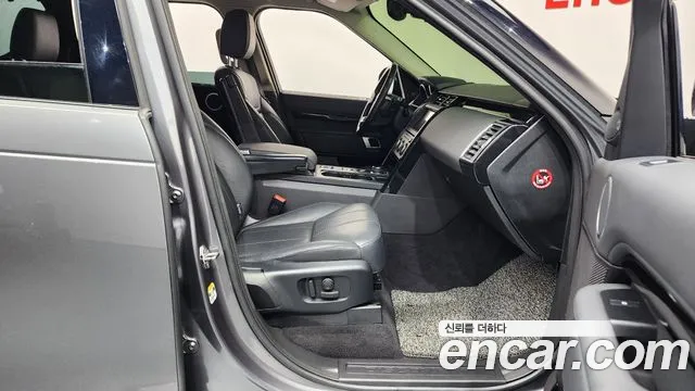 Land Rover Discovery 2019 thumb 11