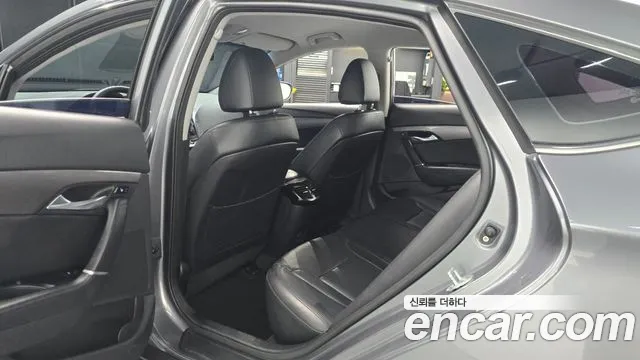 Hyundai i40 2013 thumb 10