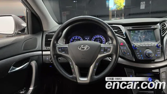 Hyundai i40 2013 thumb 11