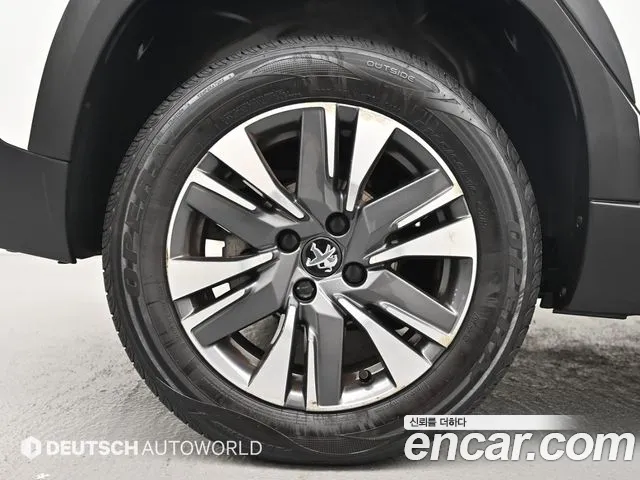 Peugeot 2008 2018 thumb 5