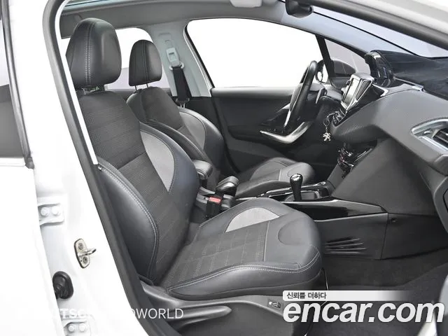 Peugeot 2008 2018 thumb 10