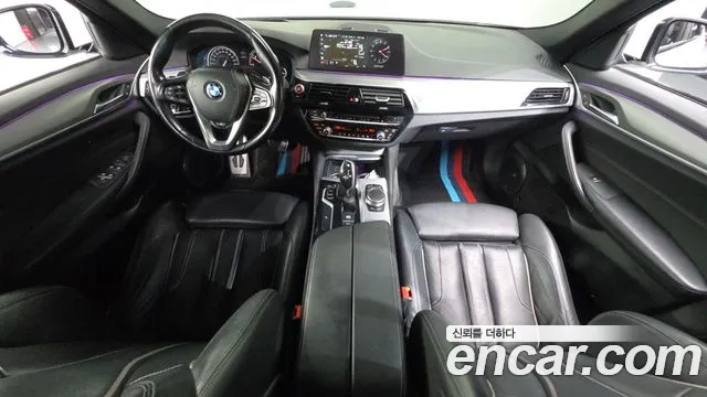 BMW 5-Series 2017 thumb 6