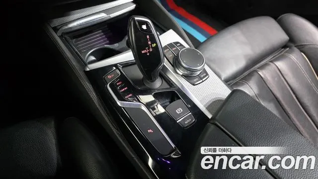BMW 5-Series 2017 thumb 8