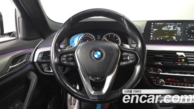 BMW 5-Series 2017 thumb 12