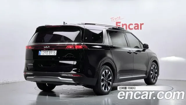 Kia Carnival 2023 thumb 2