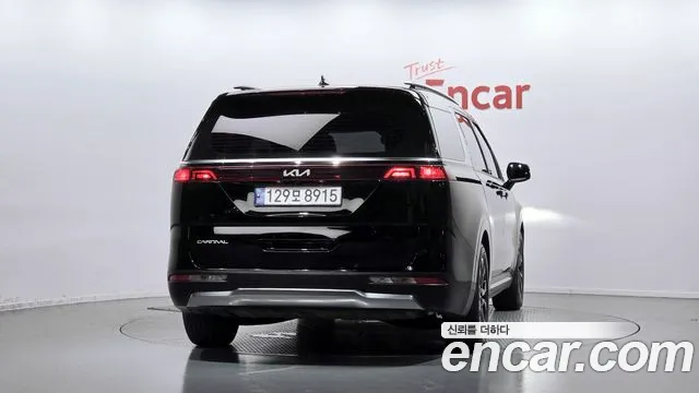 Kia Carnival 2023 thumb 4