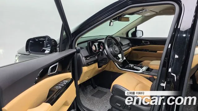 Kia Carnival 2023 thumb 10