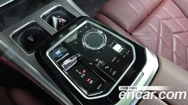 BMW i7 2023 thumb 8