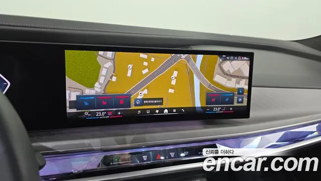 BMW i7 2023 thumb 11