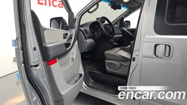 Hyundai Starex 2013 thumb 10