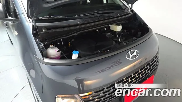 Hyundai Staria 2023 thumb 5