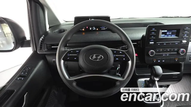 Hyundai Staria 2023 thumb 12