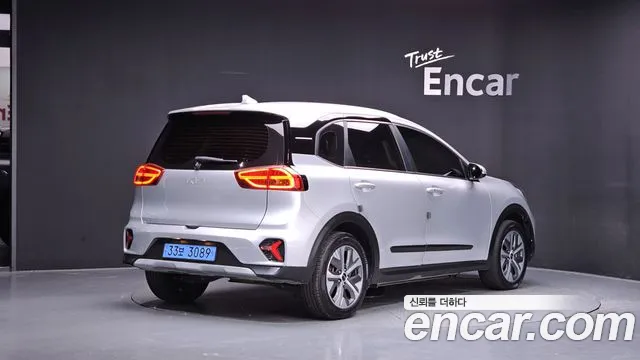 Kia Niro 2022 thumb 2