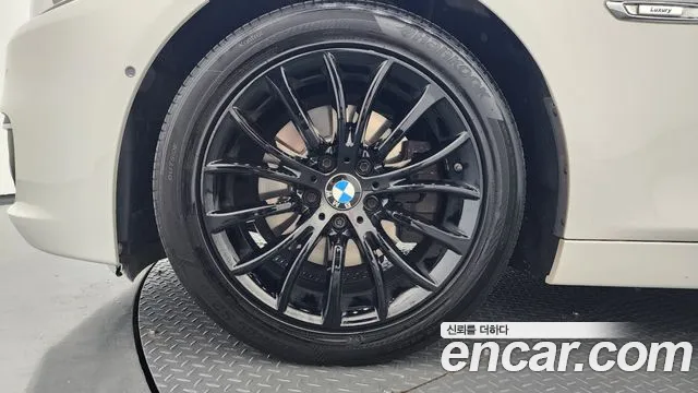 BMW 5-Series 2014 thumb 5