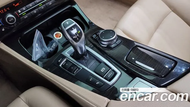 BMW 5-Series 2014 thumb 9