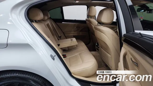 BMW 5-Series 2014 thumb 12