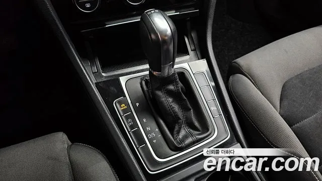 Volkswagen Golf Sportsvan 2013 thumb 9