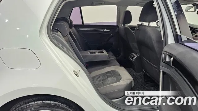 Volkswagen Golf Sportsvan 2013 thumb 12