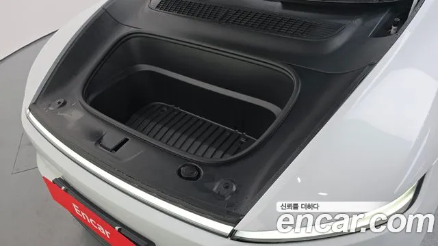 Tesla Model Y 2026 thumb 6