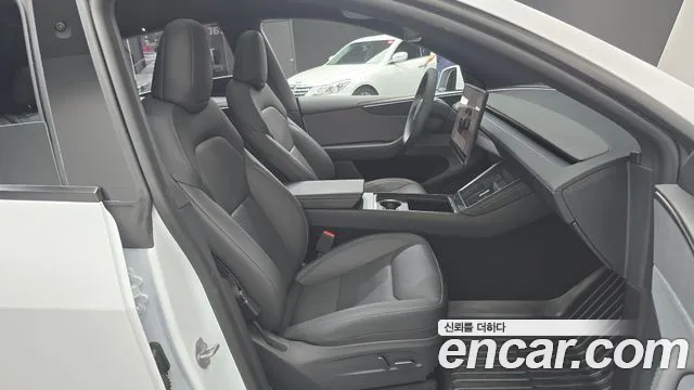 Tesla Model Y 2026 thumb 11