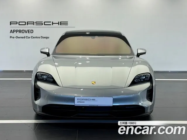Porsche Taycan 2024 thumb 2