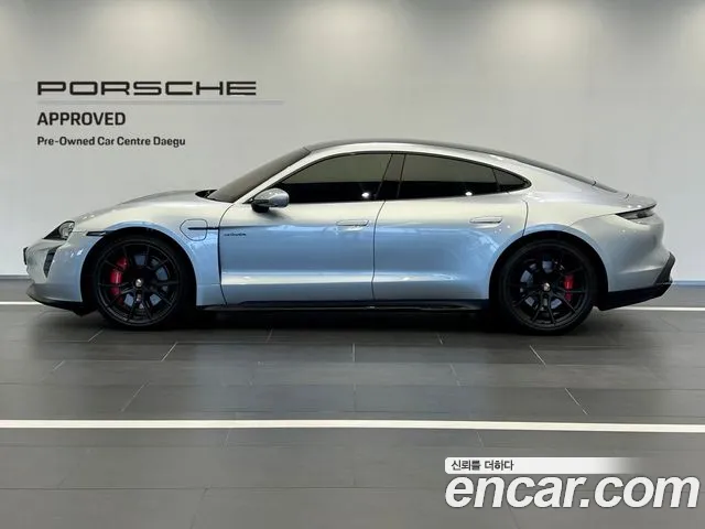 Porsche Taycan 2024 thumb 3