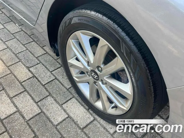 Hyundai Avante 2014 thumb 7