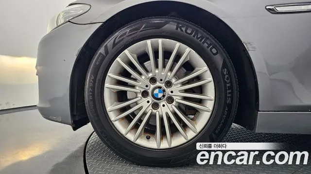 BMW 5-Series 2013 thumb 5