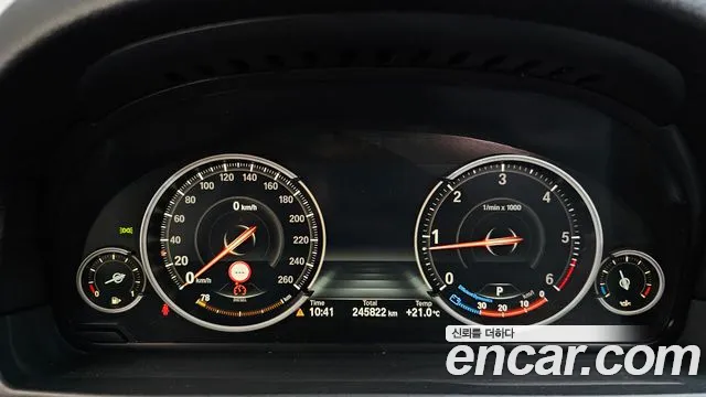 BMW 5-Series 2013 thumb 8
