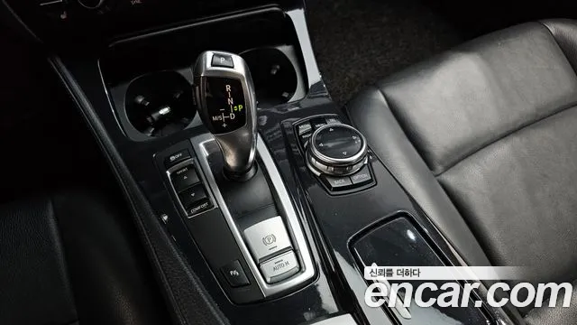 BMW 5-Series 2013 thumb 9