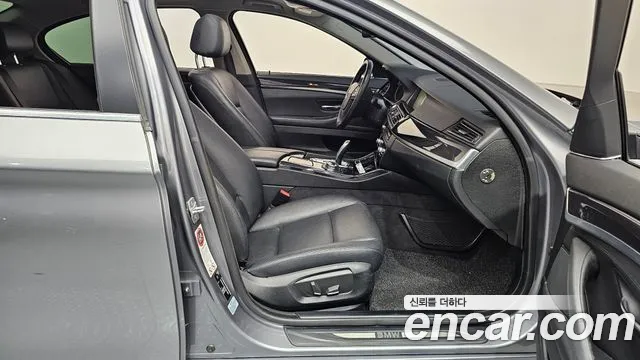 BMW 5-Series 2013 thumb 11