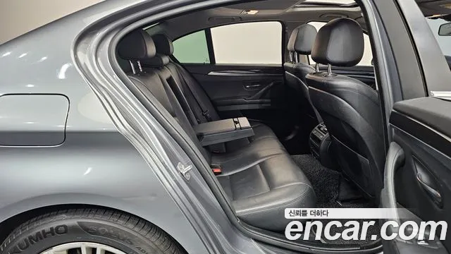 BMW 5-Series 2013 thumb 12