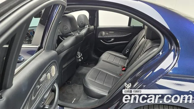 Mercedes-Benz E-Класс 2022 thumb 11