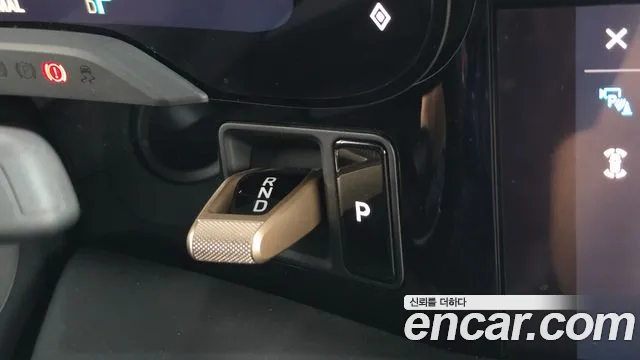 Porsche Taycan 2021 thumb 8