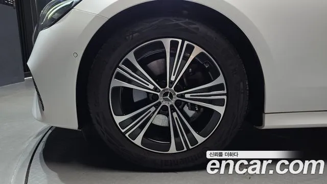 Mercedes-Benz E-Класс 2024 thumb 5