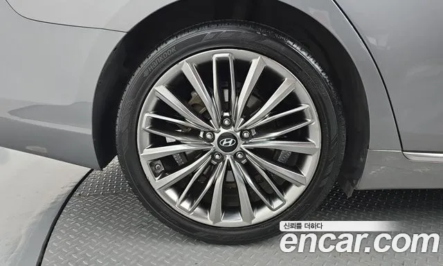 Hyundai Grandeur 2017 thumb 4