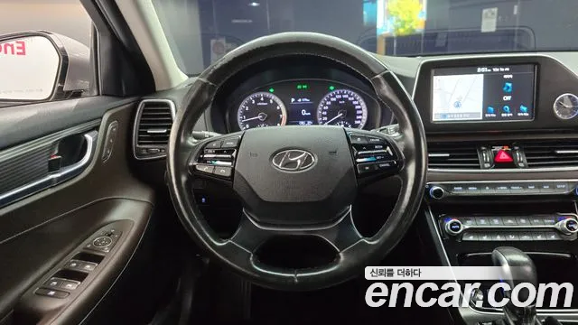 Hyundai Grandeur 2017 thumb 11